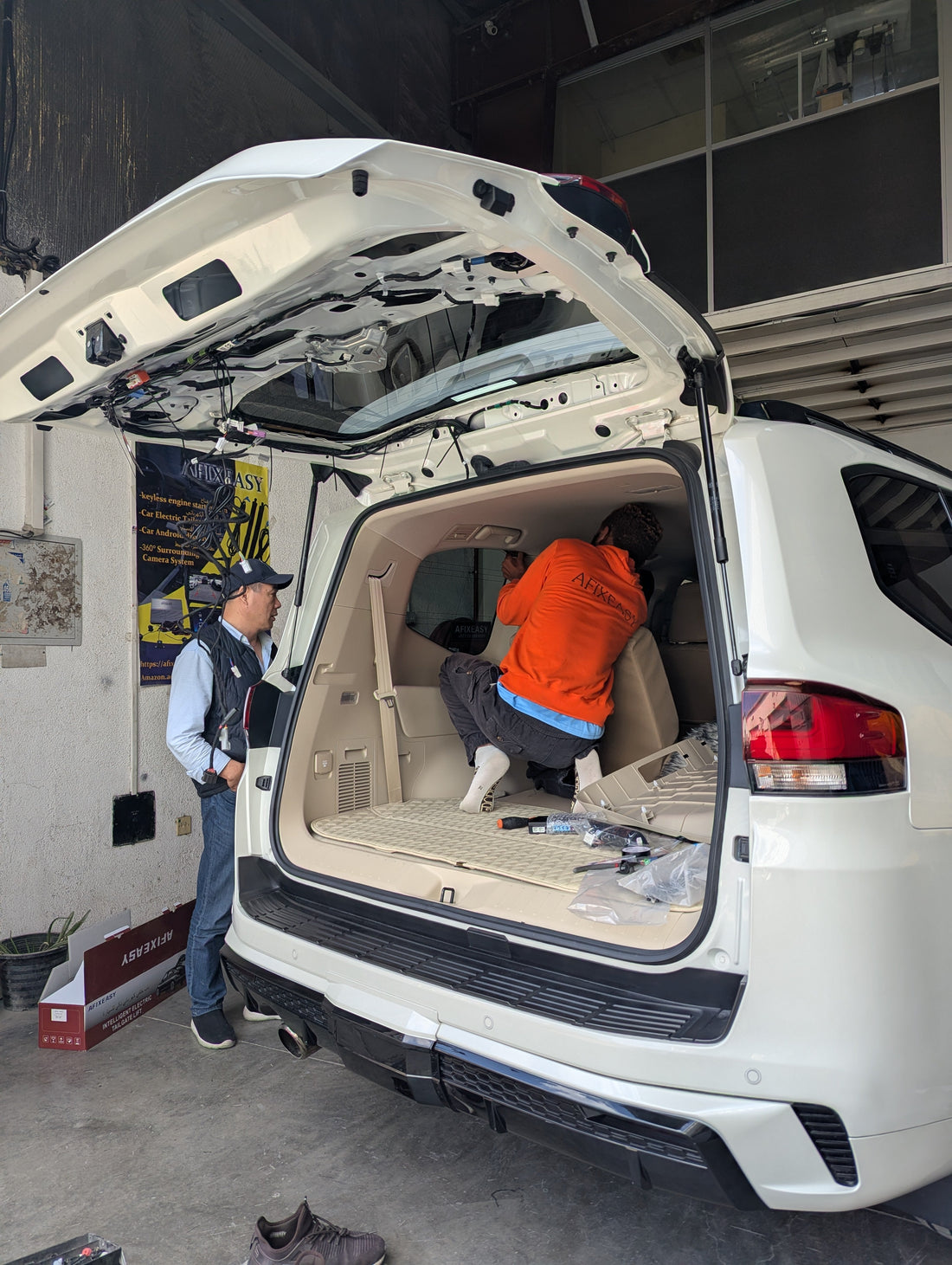 Dubai’s Top Land Cruiser Upgrade: The AFIXEASY Power Tailgate That’s Changing the Game