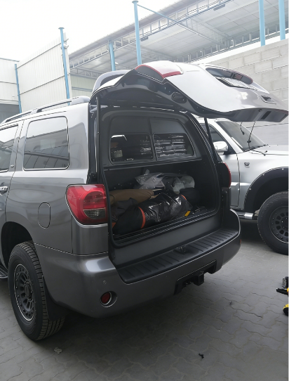 تجديد باب الصندوق الخلفي لسيارتي تويوتا سيكويا 2010: من المعاناة إلى الرفاهية المطلقة (بفضل AFIXEASY)