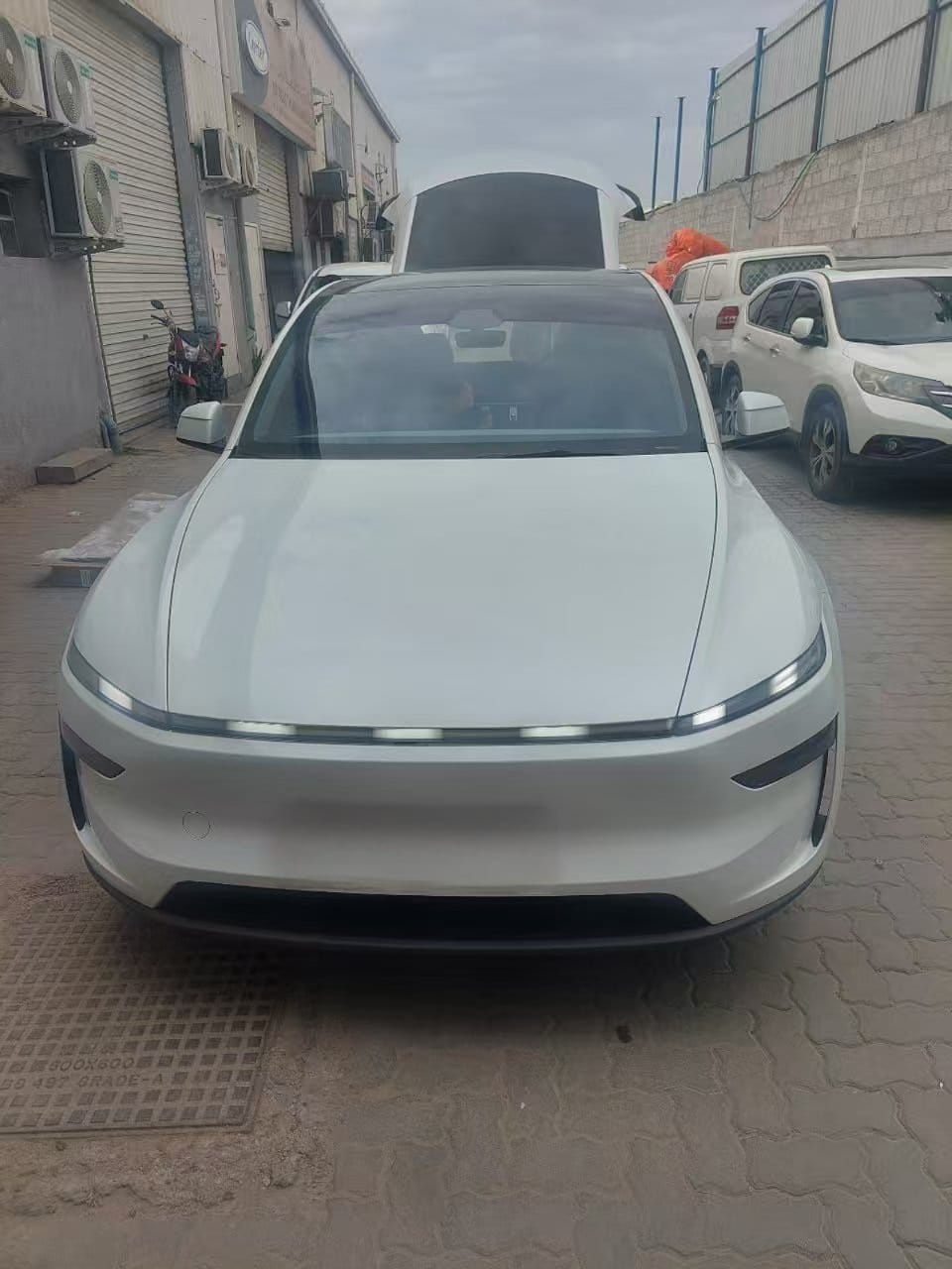 LEVEL UP YOUR 2026 TESLA MODEL Y: SUNSHADE UPGRADE (THE ULTIMATE EV COMFORT HACK)
