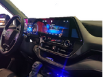 Toyota-Highlander 22-23 dual screen thumbnail 5